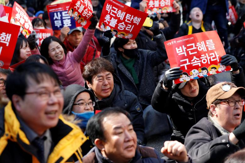 southkoreanscelebratepark’sremovalbutoustedleadersilent